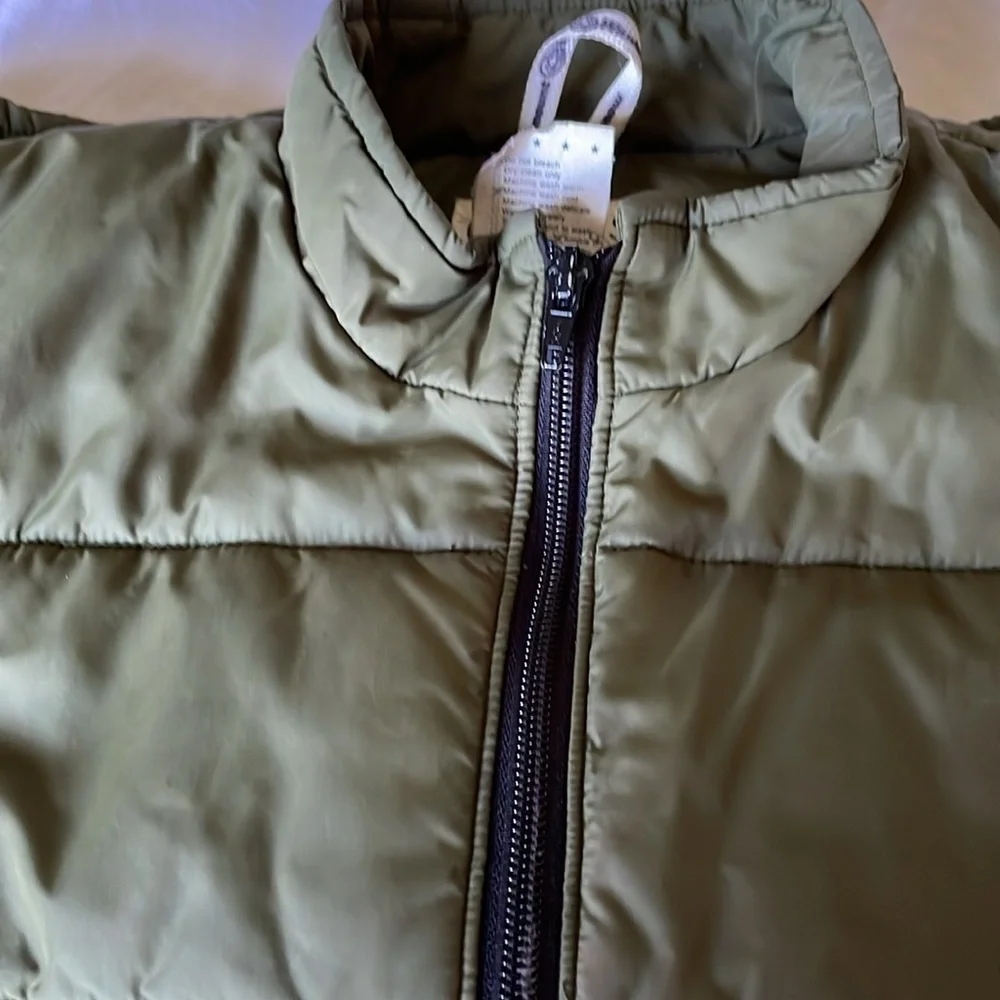 Cirrus puffer vest  size - Picture 8 of 12